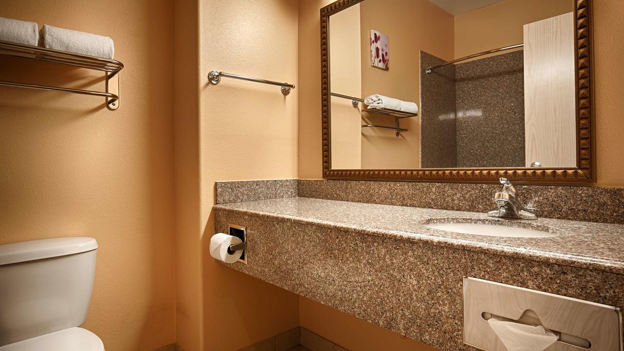 Best Western Plus Battleground Inn & Suites - thumb 12