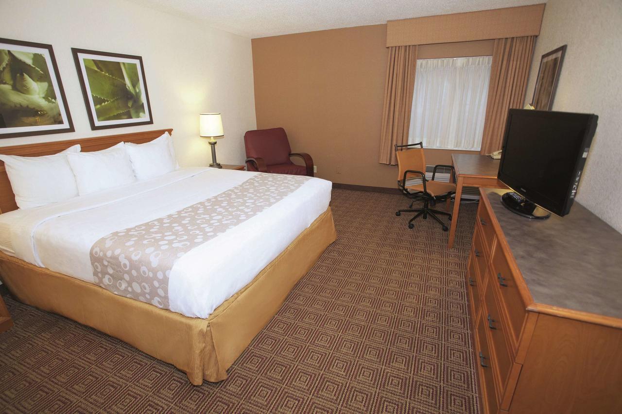 La Quinta Inn By Wyndham Milwaukee Glendale Hampton Ave - thumb 8