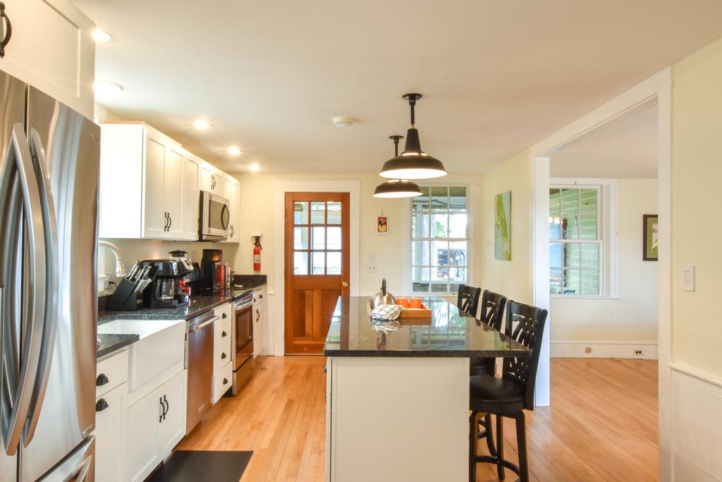 332 - Just Off Main - thumb 0