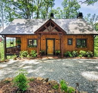 'Buffalo Trace Cabin' with Panoramic Smoky Mtn Views - Accommodation Philadelphia