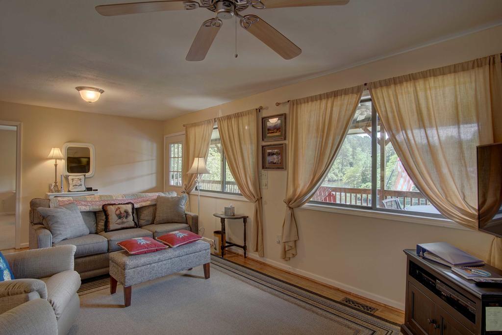 'Otter Cottage' Riverfront And Trailside Murphy Cabin! - thumb 3