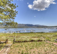 012 Lakefront Chalet Home - Accommodation Philadelphia
