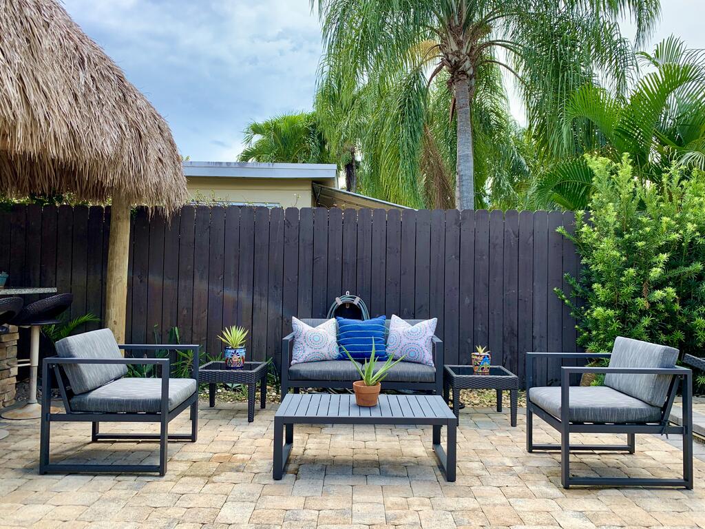 1 Private Bedroom-private Entrance, Pool Access-close To Beach - thumb 1
