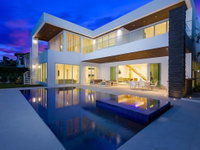 10 Bed Villa in the heart of Downtown Pool Accommodation Philadelphia
