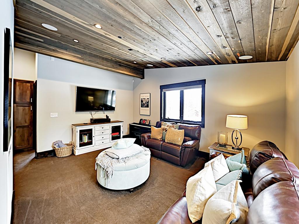 11090 Henness Road Home - thumb 2