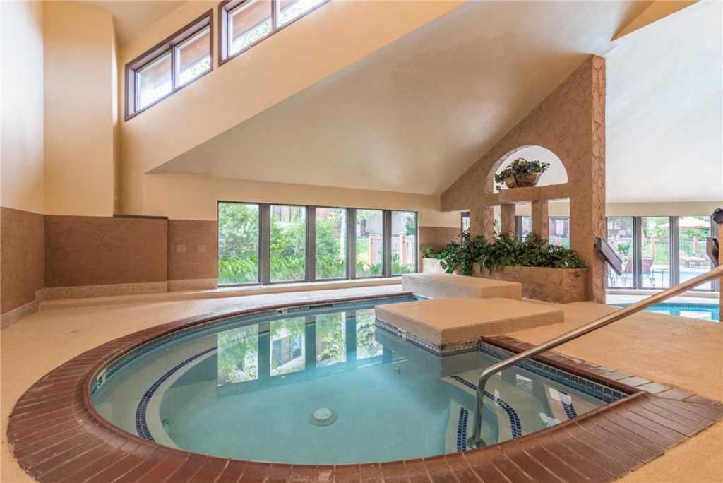 3205 Champagne Lodge, Trappeur's Crossing - thumb 1