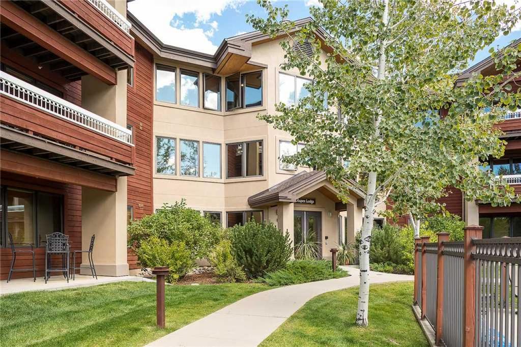 4201 Aspen Lodge, Trappeur's Crossing - thumb 2