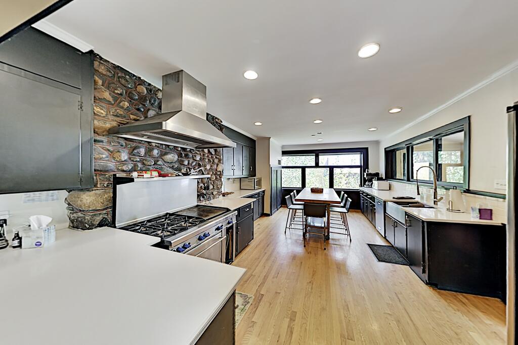 468JRKBC Home - thumb 1