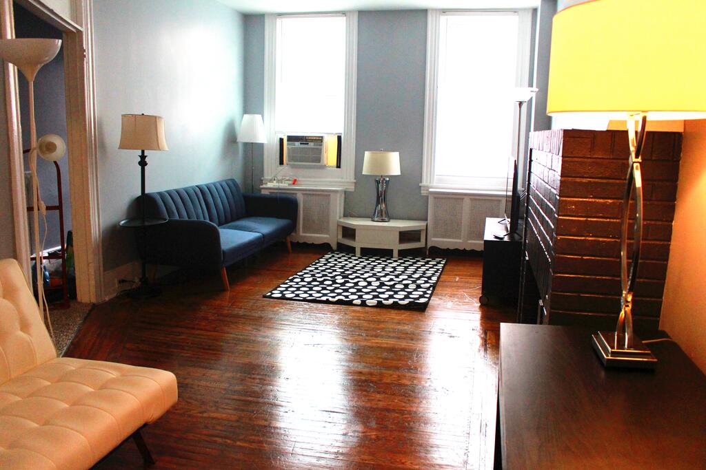 5 Bedroom House By Washington Ave - thumb 1