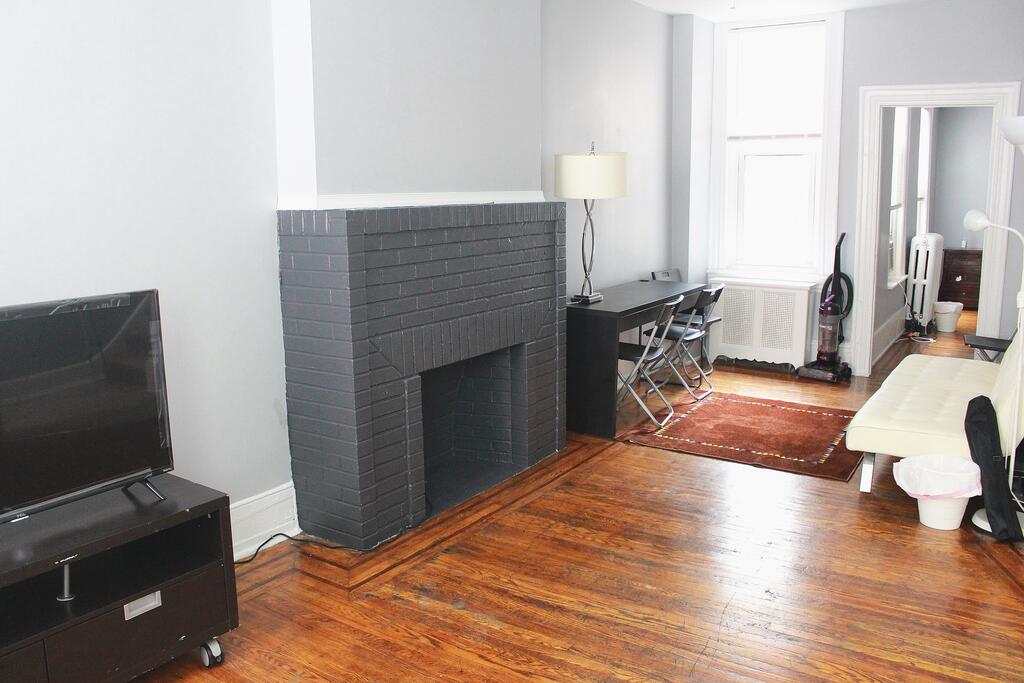 5 Bedroom House By Washington Ave - thumb 2