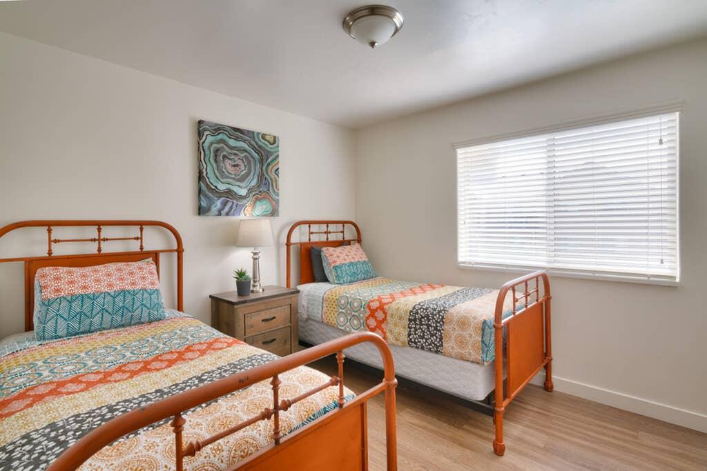 6L Top Floor RedCliff Condo, Pool & Hot Tub - thumb 2