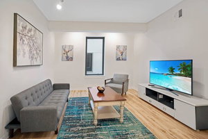 Adorable 1BR In Olde Kensington