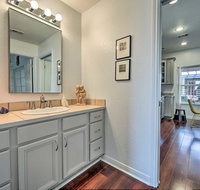 Apartment with Patio Near The River Walk and Alamo - Accommodation Philadelphia