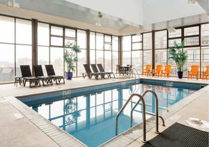 Astonishing, 5 Mins To Center City, Pool&Parking