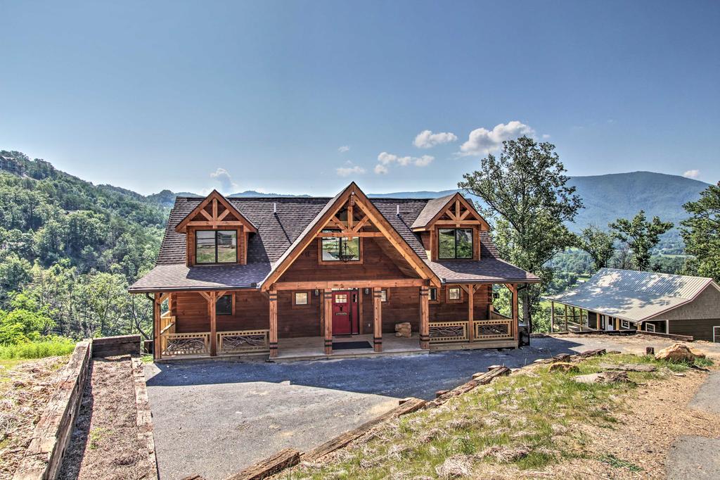 Award-Winning Pigeon Forge Cabin With Game Room! - thumb 0