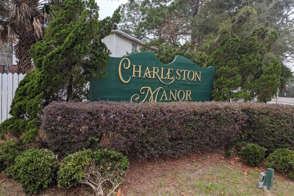Bayside Charleston Manor - thumb 0