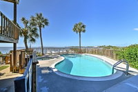 Beachfront Cedar Key Condo with Pool Spa and Views Accommodation Philadelphia