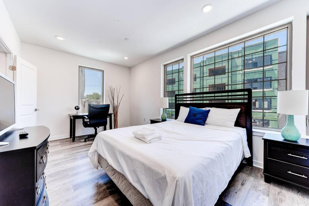 Beautiful & Modern 2BR In Olde Kensington - thumb 1
