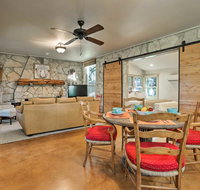 Blanco Riverfront Historic Home 3 Mi to DT Blanco - Accommodation Philadelphia