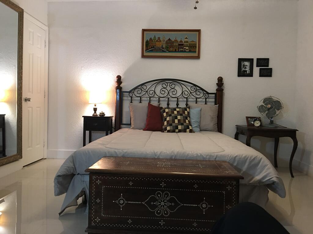 C - Hemingway's Getaway - 6 - thumb 3