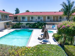 California Suites Hotel