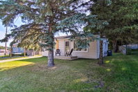 Cedar Home w/ Deck  Grill - Mins. to Lakes Accommodation Philadelphia