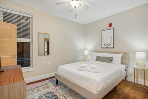 Charming 1BR In Old City With Patio