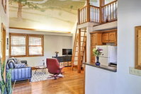 Charming Gainesville Townhome with Patio- By Downtown Accommodation Philadelphia