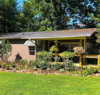 Charming Mills River Cottage with Spacious Yard - Accommodation Philadelphia