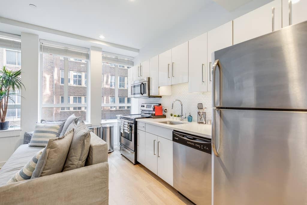 Cozy & Bright Entire 1BR In City Center - thumb 2