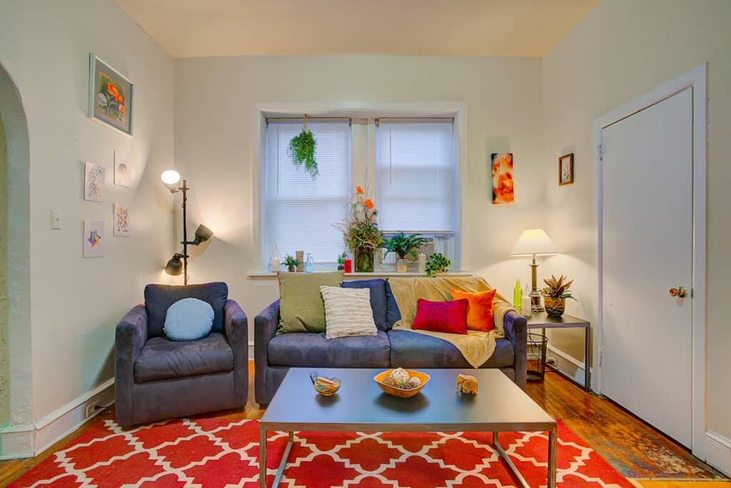 Cozy, Colorful, And Green Of Philadelphia - thumb 1