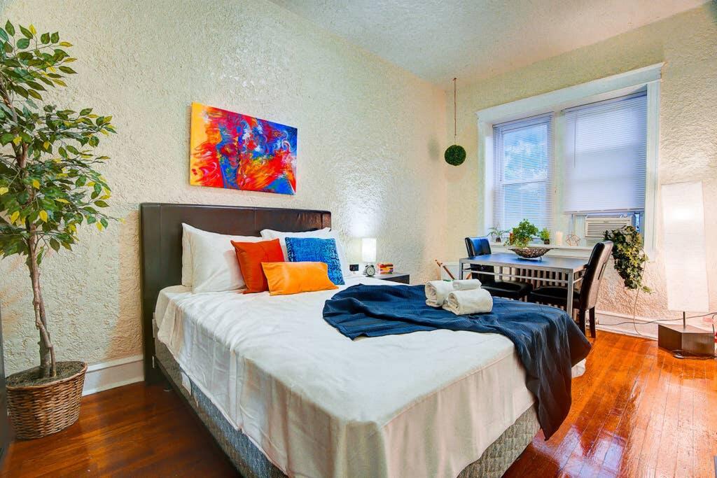 Cozy, Colorful, And Green Of Philadelphia - thumb 2