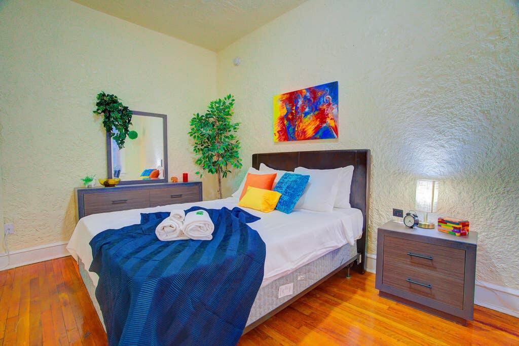 Cozy, Colorful, And Green Of Philadelphia - thumb 0