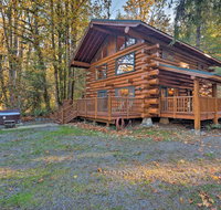 Custom Riverfront Log Home near Stevens Pass - Accommodation Philadelphia