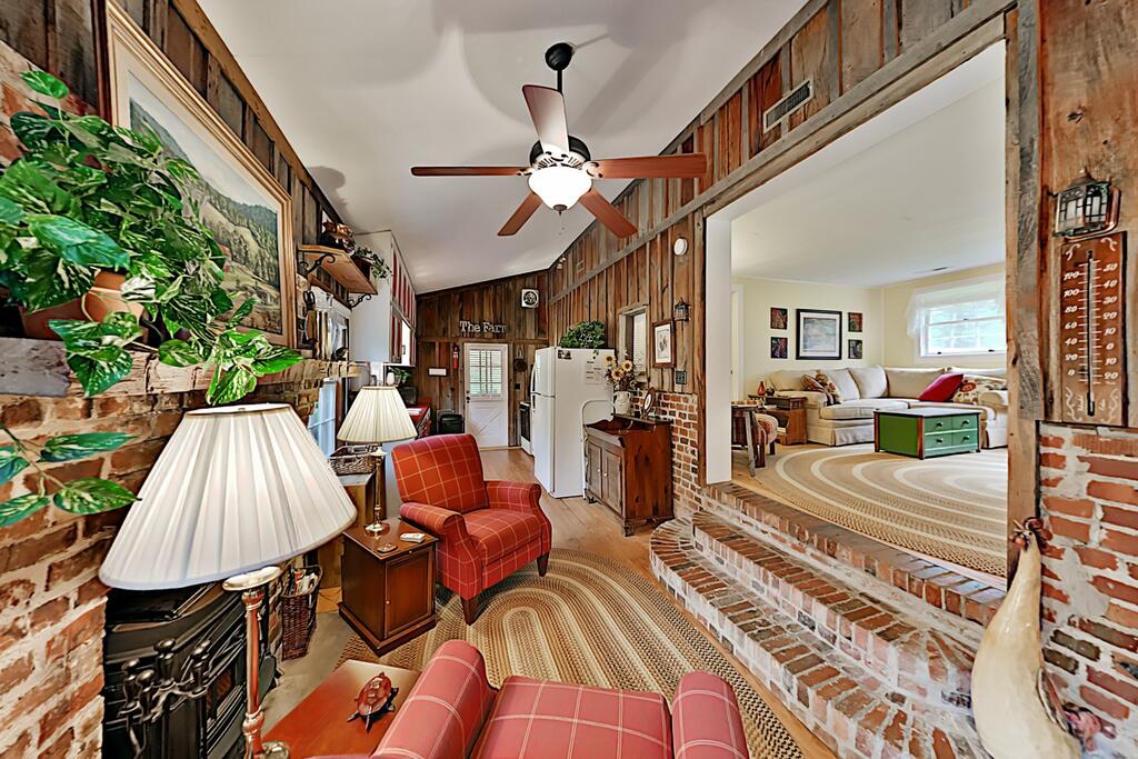 Dreamy Country Farmhouse On 80 Lush Acres Home - thumb 0