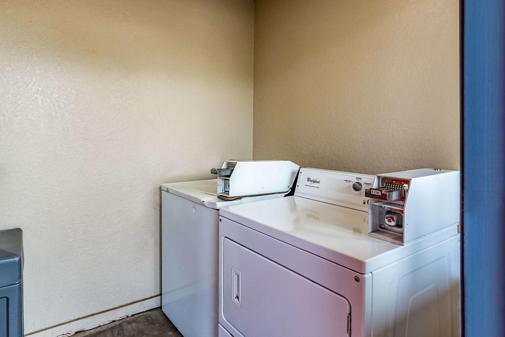 Econo Lodge Near Lackland Air Force Base-SeaWorld - thumb 2