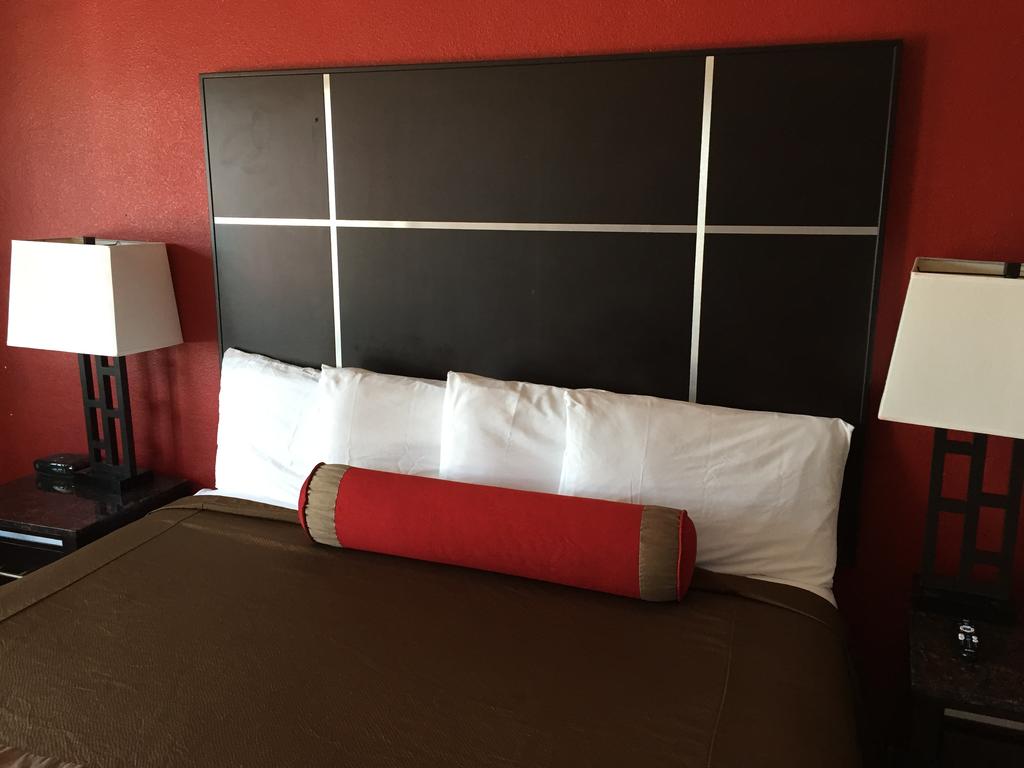 Harbor Inn & Suites Oceanside - thumb 1