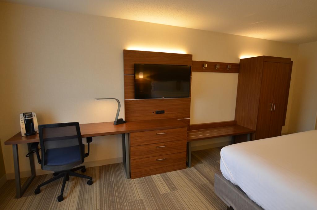 Holiday Inn Express Pittsburgh-Bridgeville - thumb 1