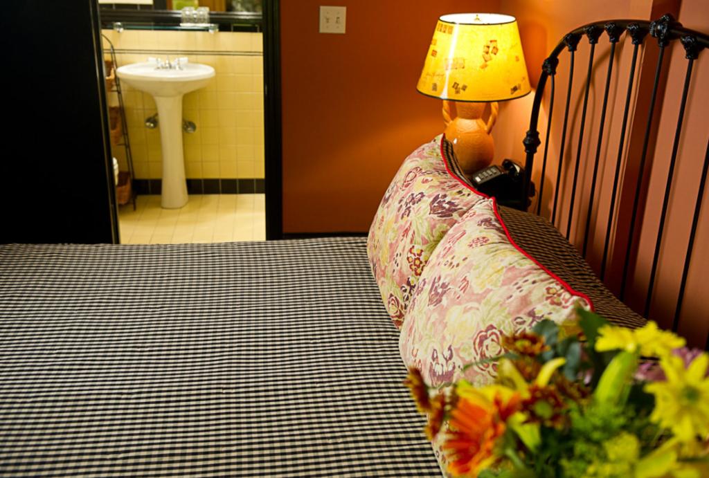 Hotel Boheme - thumb 2