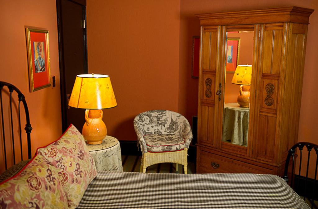 Hotel Boheme - thumb 1