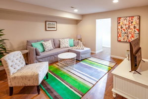 Huge 1BR W/ King Bed, 0.1mi From Trolley!