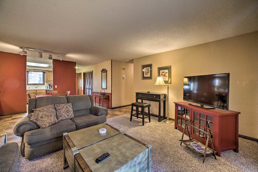 Ideally Located Bella Vista Townhome With Deck! - thumb 0