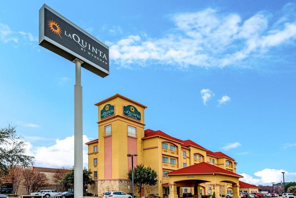 La Quinta By Wyndham DFW Airport West - Bedford - thumb 1