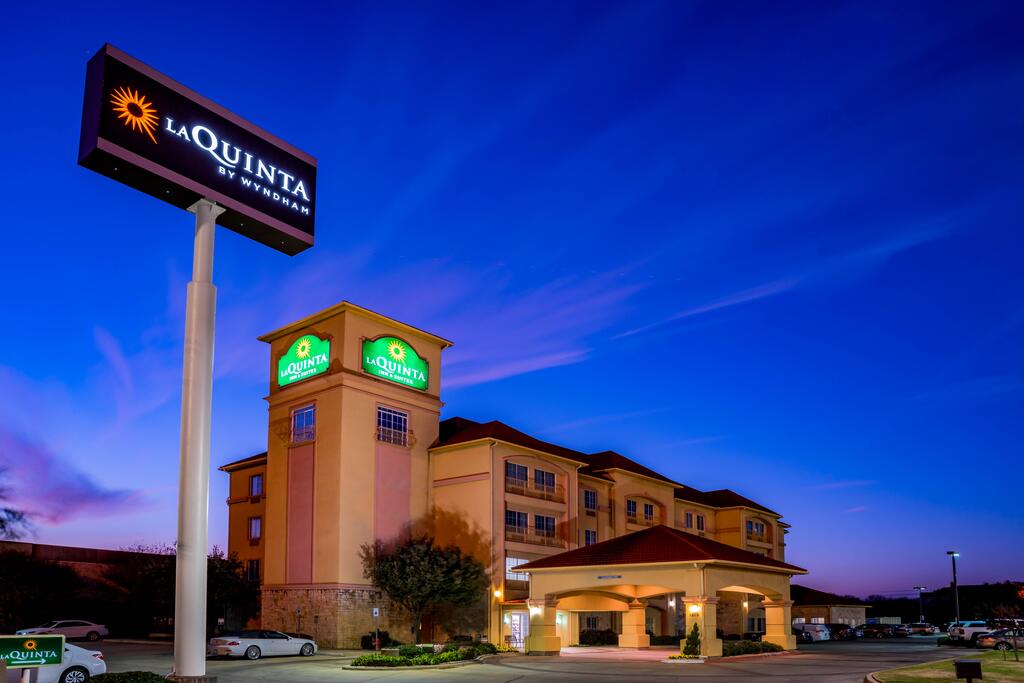 La Quinta By Wyndham DFW Airport West - Bedford - thumb 2