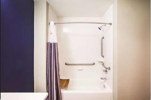 La Quinta By Wyndham Wichita Northeast - thumb 1