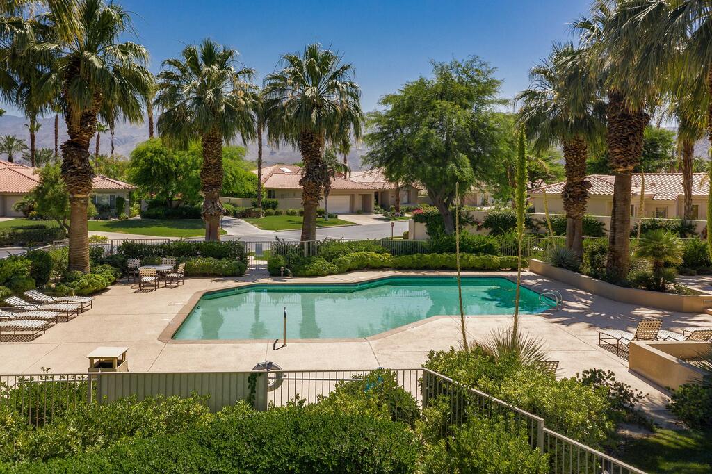 La Quinta Golf Condo With Patio, Pool, And Hot Tub! - thumb 1