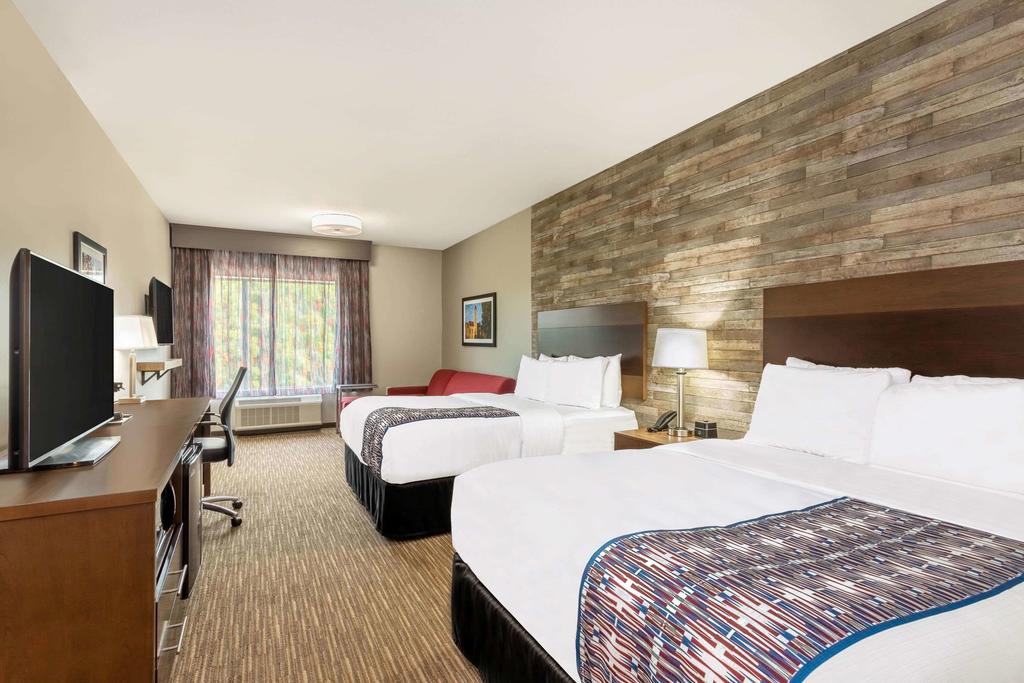 La Quinta Inn And Suites By Wyndham Bloomington - thumb 2