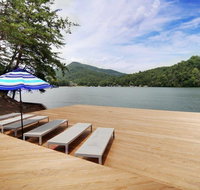 Lake Lure waterfront at Rumbling Bald with docks views and use home - Accommodation Philadelphia