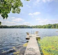 Lakefront Home with Kayaks Peddle Boat and Dock - Accommodation Philadelphia