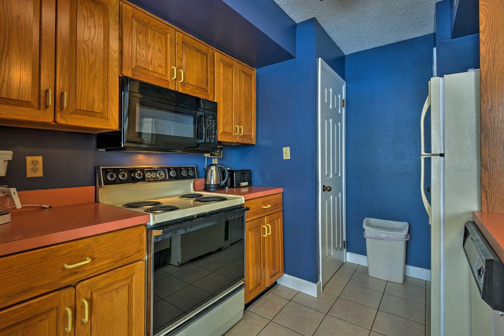 Lakefront Lake Harmony Condo With View Near Skiing! - thumb 3